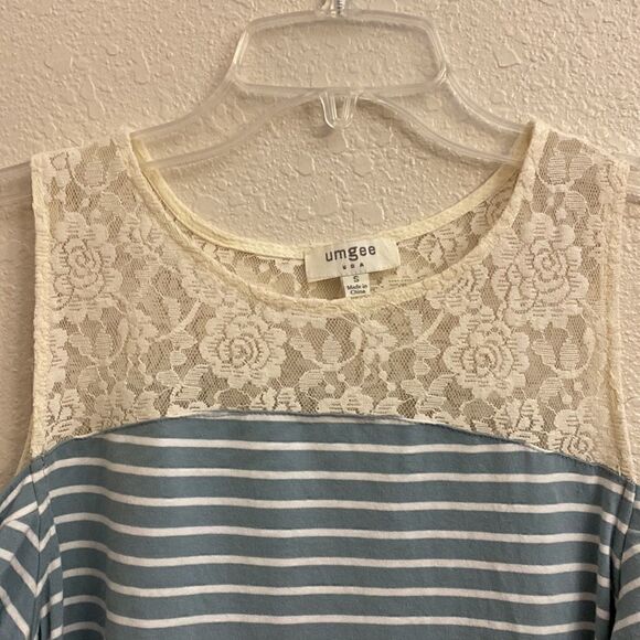 👗👗UMGEE USA BLUE & WHITE COLD SHOULDER DRESS WITH A LACE!! SIZE SMALL👗👗 - Picture 4 of 7